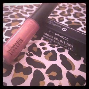 ⭐️MAC COSMETICS⭐️LTD⭐️LIPGLASS in “NYMPHETTE”